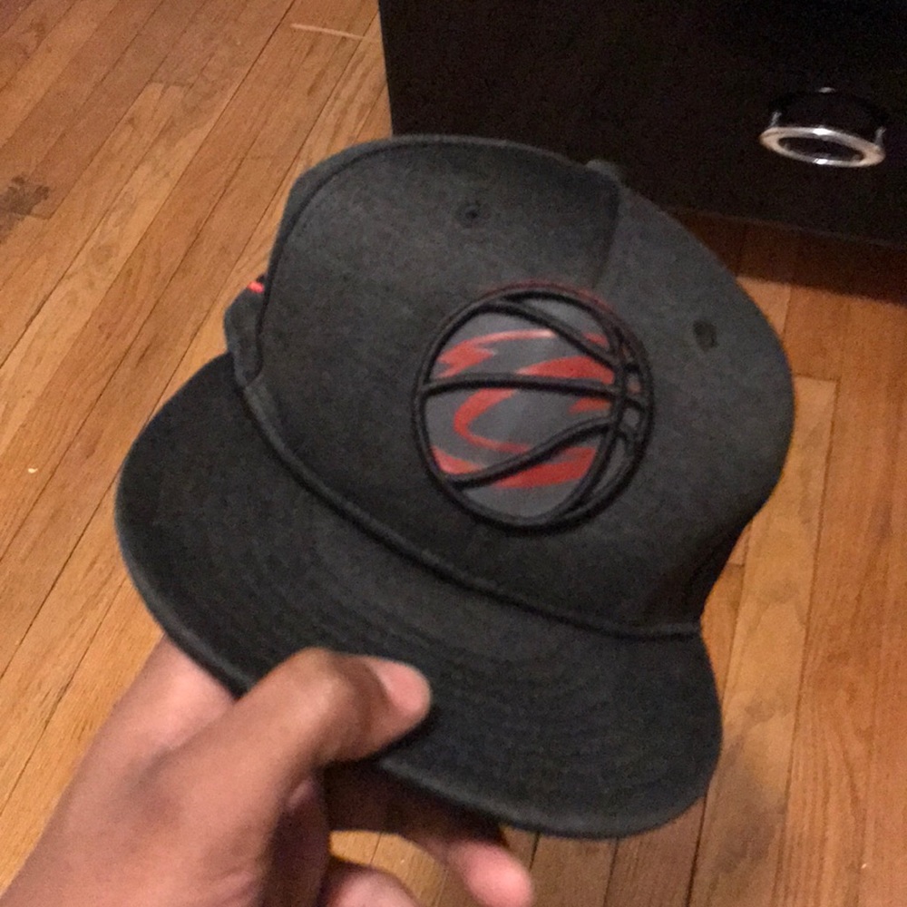Black cavs hat never worn